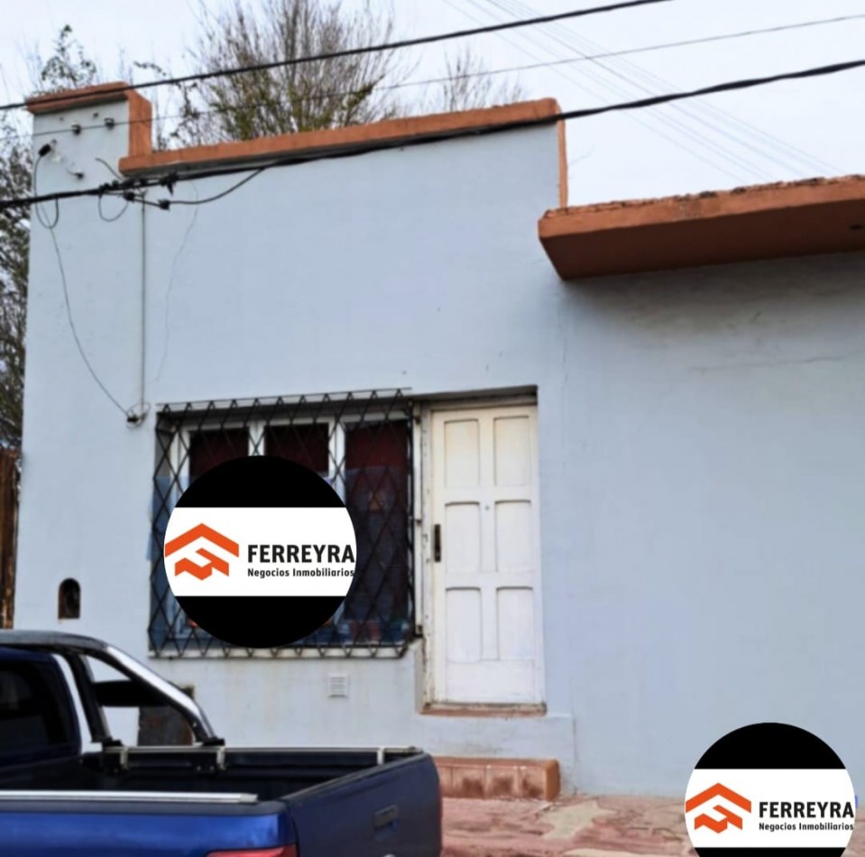 2 DEPARTAMENTOS TIPO CASA CON GALPON AL FONDO EN BLOCK