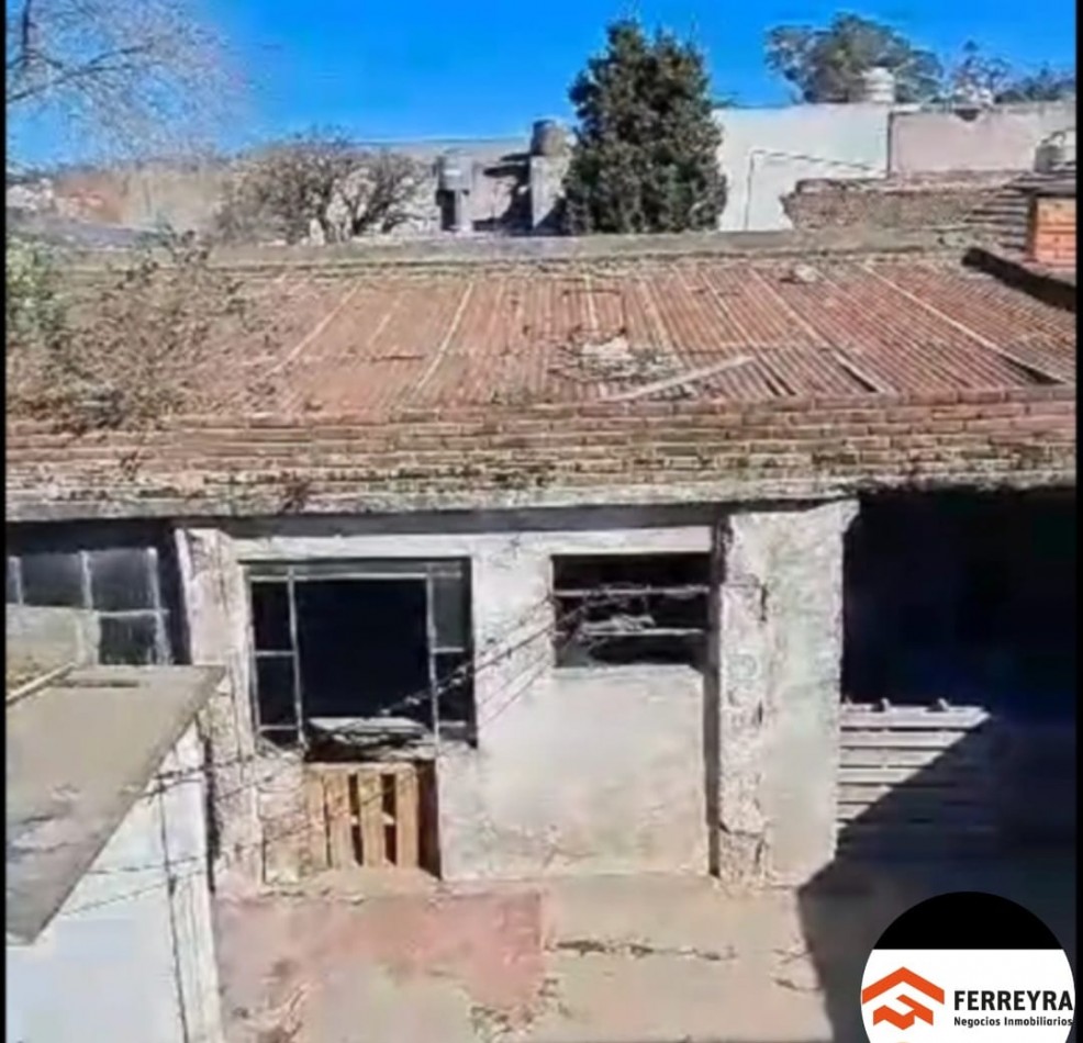 2 DEPARTAMENTOS TIPO CASA CON GALPON AL FONDO EN BLOCK